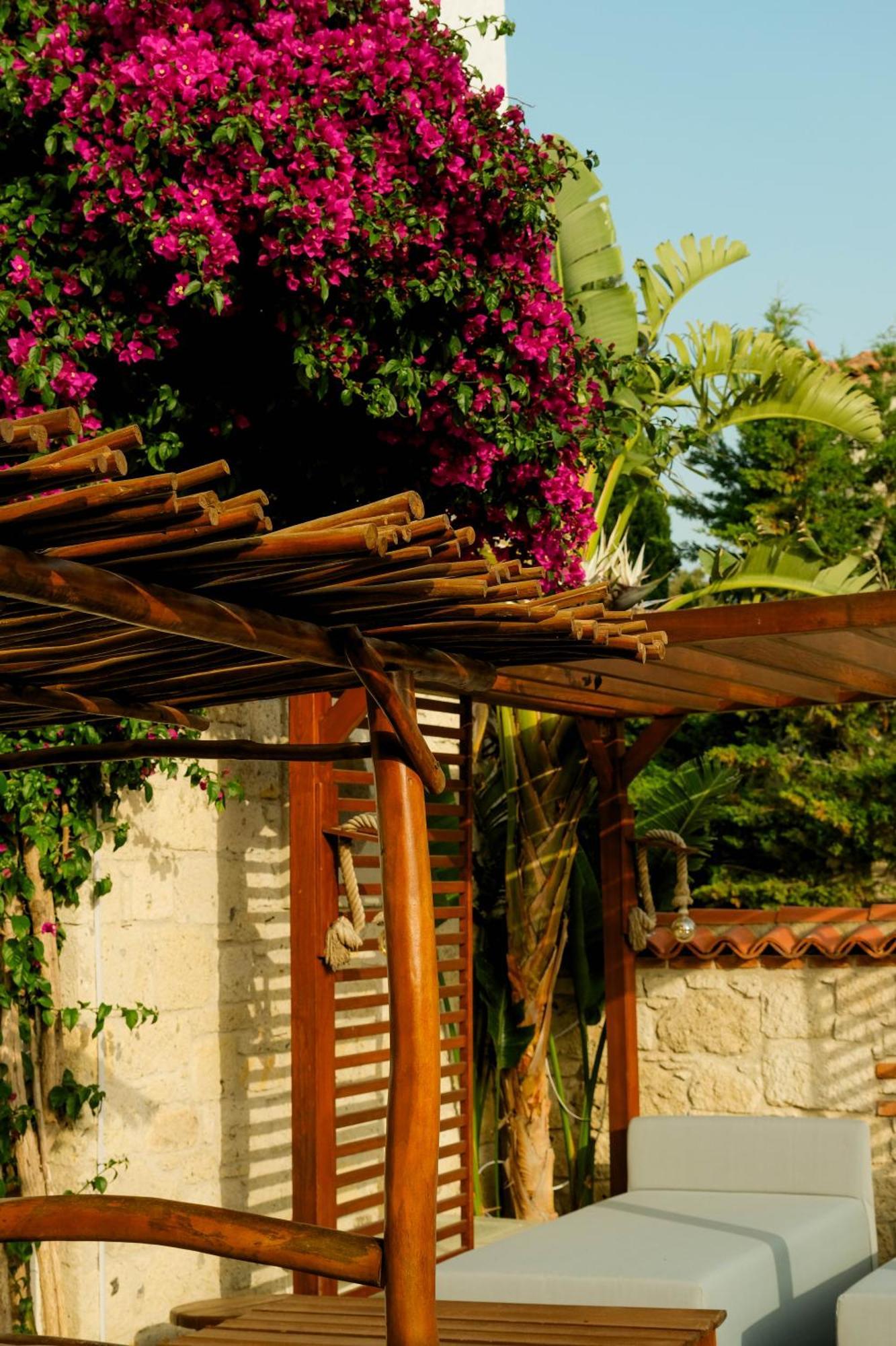 Alacati Limonaia Hotel Esterno foto